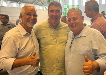 SÉRGIO NOGUEIRA ENCONTRA GOVERNADOR E SOLICITA ASFALTAMENTO PARA 30 BAIRROS DE DOURADOS