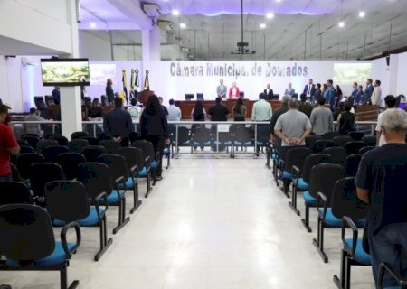 CÂMARA DE DOURADOS APROVA DIREITO A ALA SEPARADA E APOIO A MÃES QUE PERDEM BEBÊS
