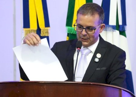 INSPETOR CABRAL QUESTIONA PROJETO DE LEI SOBRE ATENDIMENTO HUMANIZADO NA SAÚDE