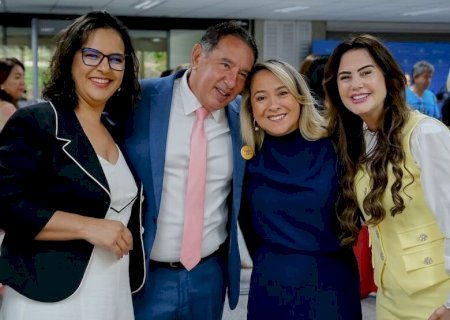 LIA NOGUEIRA DESTACA CORAGEM DE MÃES ATÍPICAS