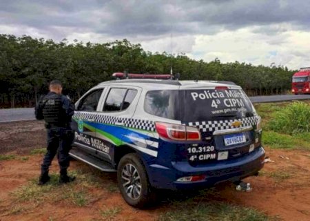 MOTORISTA É ‘FECHADO’ E PERSEGUIDO POR BANDIDOS DURANTE TENTATIVA DE ASSALTO