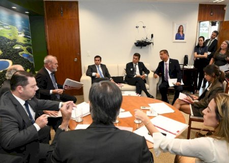 BANCADA FEDERAL RECEBE DE MARÇAL PEDIDO DE EMENDAS PARA ASFALTO E SAÚDE