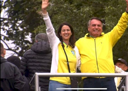VICE-PREFEITA DE DOURADOS E PRÉ-CANDIDATA AO SENADO, GIANNI NOGUEIRA LIDERA DISCURSO POR JUSTIÇA E RECONCILIAÇÃO EM MEGA MANIFESTAÇÃO