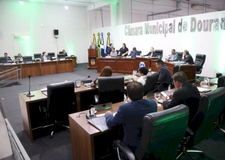 CÂMARA APROVA PROJETOS E DEBATE INCLUSÃO DE CRIANÇAS AUTISTAS NA 11ª SESSÃO ORDINÁRIA