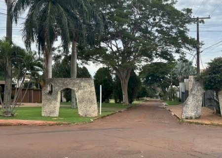 LIANDRA SOLICITA LIMPEZA E RECUPERAÇÃO ASFÁLTICA NO BAIRRO PORTALZINHO