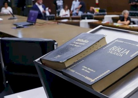 VEREADOR QUER BÍBLIA COMO MATERIAL PARADIDÁTICO EM ESCOLAS DE CAMPO GRANDE
