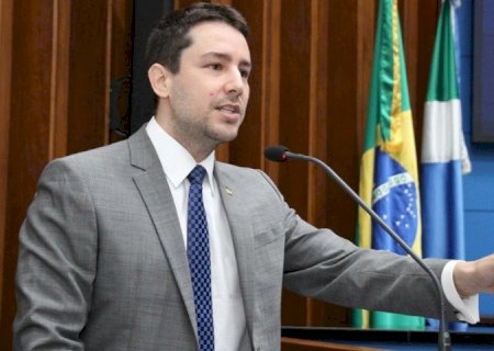 DEPUTADO BOLSONARISTA APRESENTA PROJETO QUE PROÍBE ATENDIMENTO DE BEBÊ REBORN EM HOSPITAIS DE MS