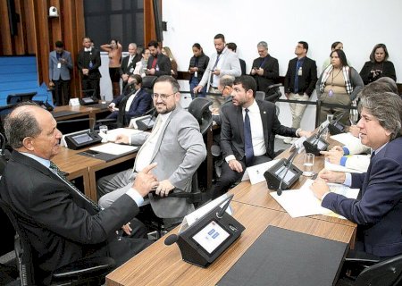DEPUTADOS GOVERNISTAS TEMEM FORMAR 'GRUPO DA MORTE' PARA AS ELEIÇÕES 2026