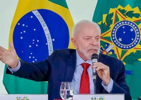 LULA DIZ QUE NÃO ACEITA INTERFERÊNCIA DE QUEM QUER QUE SEJA APÓS DEFESA DE TRUMP A BOLSONARO