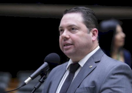 DEPUTADO DA 'TROPA DE CHOQUE' DE BOLSONARO AMEAÇA VÍTIMA DE GOLPE INTERNACIONAL
