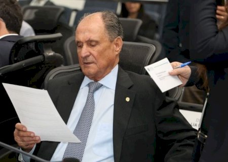 ZÉ TEIXEIRA SOLICITA APOIO DO ESTADO PARA OBRAS EM DOURADOS E JARAGUARI