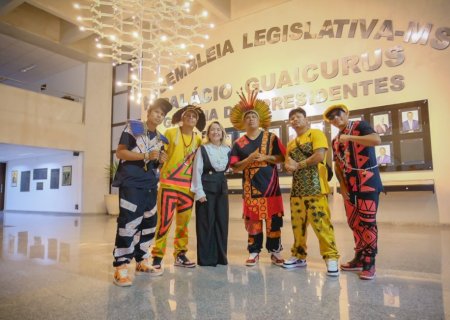 BRÔ MC’S RECEBE COMENDA TOM DO PANTANAL NA ALEMS POR INDICAÇÃO DE LIA NOGUEIRA