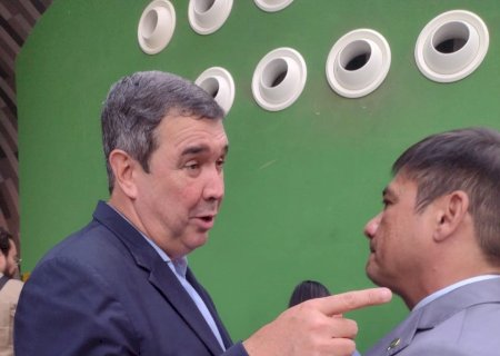 GOVERNADOR RIEDEL ELOGIA DESEMPENHO DE DELEGADO ANDRÉ EM PESQUISAS