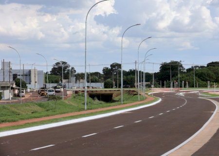 PREFEITURA DE DOURADOS FAZ INTERVENÇÕES NO TRÂNSITO DA AZIZ RASSELEN E MODIFICA TRÁFEGO NA REGIÃO