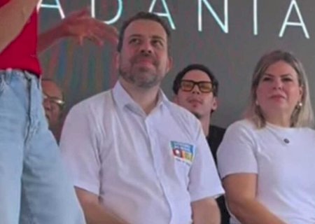 PRESENTE APENAS NO 'VENHA NÓS', ADRIANE MANDA VICE PARA EVENTO DA GESTÃO LULA