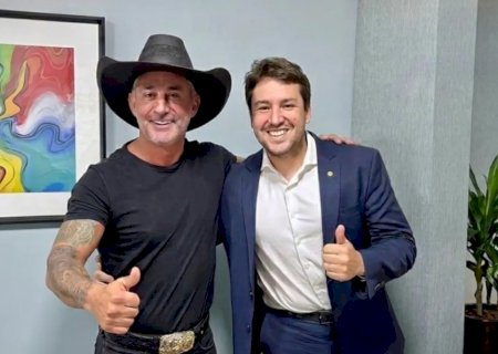 JULIANO FERRO É CONVIDADO E ESTUDA RENÚNCIA PARA DISPUTAR GOVERNO NA OPOSIÇÃO