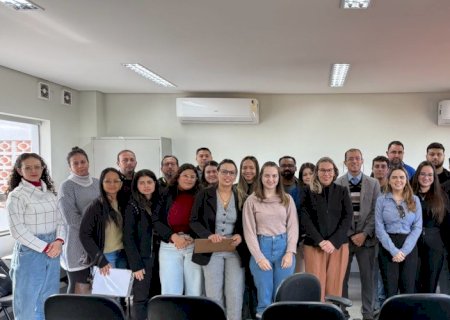 PROCON DE DOURADOS RECEBE ACADÊMICOS DE DIREITO PARA INTERCÂMBIO COM VISITA TÉCNICA