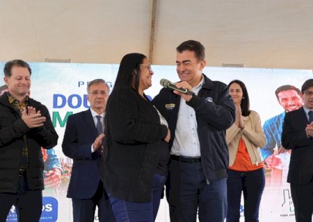 PREFEITURA ENTREGA TÍTULO DA CASA PRÓPRIA PARA 145 FAMÍLIAS APÓS DÉCADAS DE ESPERA EM DOURADOS