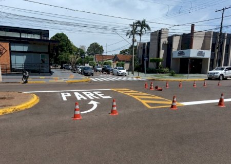 PREFEITURA AVANÇA NA MODERNIZAÇÃO DA SINALIZAÇÃO DE TRÂNSITO COM REFORÇO EM ÁREAS ESCOLARES