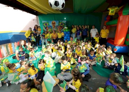 PREFEITO PARTICIPA DA FESTA DA COPA EM CEIM E DESTACA IMPORTÂNCIA DO CIVISMO NA INFÂNCIA