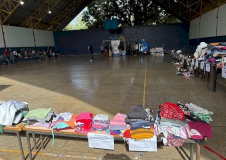 PREFEITURA ENTREGA MAIS DE 4 MIL PEÇAS DA CAMPANHA DO AGASALHO PARA FAMÍLIAS DE ITAHUM