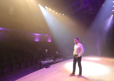 PREFEITO VISTORIA OBRAS E AFIRMA QUE DOURADOS TERÁ O MAIS MODERNO TEATRO DO ESTADO