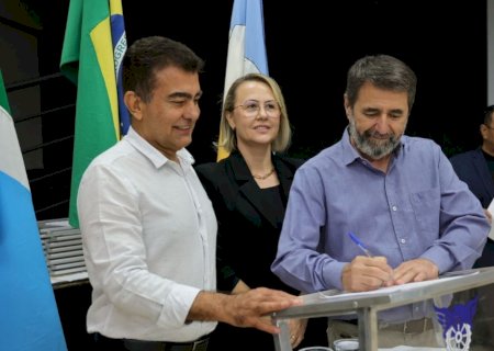 EM SESSÃO DE HOMENAGEM A COMERCIANTES, MARÇAL ENCAMINHA LEI DA LIBERDADE ECONÔMICA