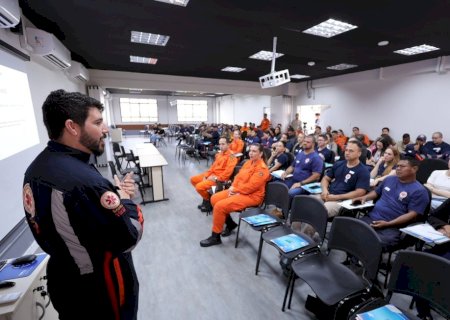 SAMU CAPACITA EQUIPES PARA REFORÇAR ATENDIMENTO DE URGÊNCIAS E EMERGÊNCIAS PSIQUIÁTRICAS