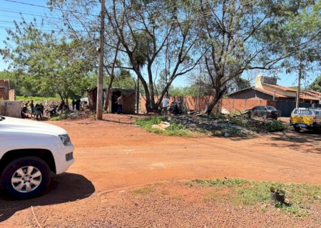 PREFEITURA INICIA DESOCUPAÇÃO DE ÁREA PÚBLICA INVADIDA NO JARDIM JOÃO PAULO II