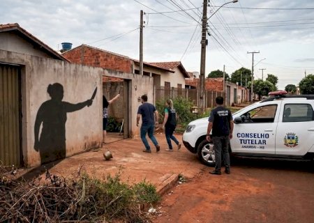 NA LINHA DE FRENTE DO PERIGO, CONSELHEIROS TUTELARES SÃO AMEAÇADOS COM FACA AO DEFENDER CRIANÇAS EM AMAMBAI